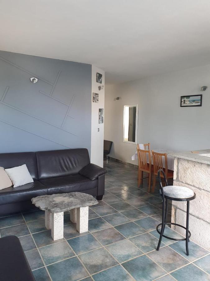 Apartmani Huljic Stari Grad  Exteriör bild